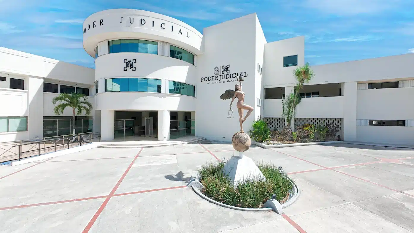 Abogado civil en Cancún representando clientes en el Poder Judicial de Quintana Roo